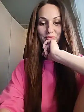 Snapshot of LunaCrystall chatting on June 2, 2026, 4:07 pm LunaCrystall online show from June 2, 2026, 4:07 pm