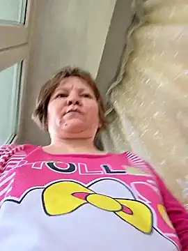  LOLA-LOLA  online show from May 4, 2026, 8:17 am