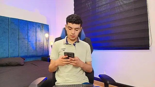 Snapshot of MikeLawford_ chatting on March 16, 2026, 8:11 pm MikeLawford online show from March 16, 2026, 8:11 pm