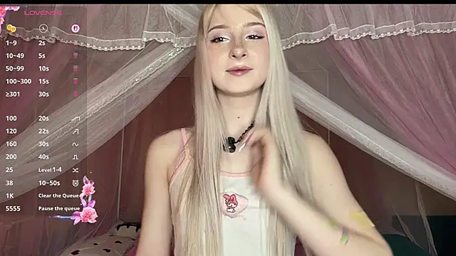 OnlyEva1 online show from April 28, 2026, 7:02 am