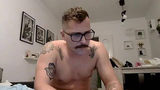 Snapshot of yanick931 chatting on May 15, 2026, 11:14 pm yanick931 online show from May 15, 2026, 11:14 pm