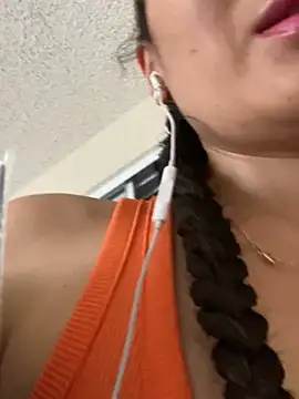Snapshot of aliciahebixxx chatting on July 6, 2026, 9:17 pm aliciahebixxx online show from July 6, 2026, 9:17 pm