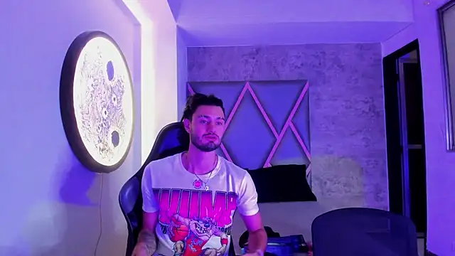 Wolf Kitty online show from April 1, 2026, 11:44 am