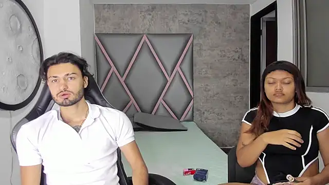 Wolf Kitty online show from April 4, 2026, 11:17 am