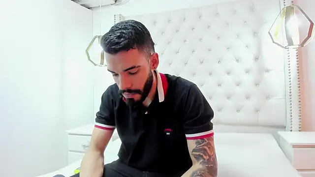 JEAN LEWIS2 online show from April 7, 2026, 7:37 pm