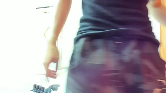 JEAN LEWIS2 online show from April 6, 2026, 7:37 pm