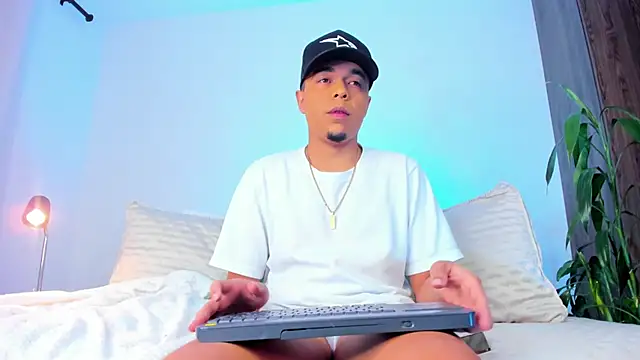 Randdy 333 online show from April 23, 2026, 6:20 am