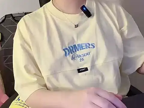 hunhun122 online show from April 10, 2026, 3:52 pm