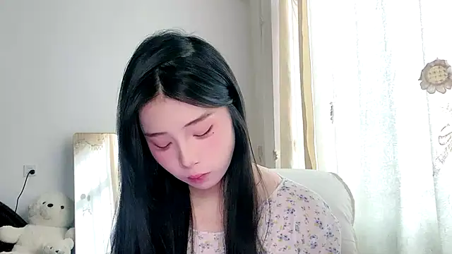 yiyibaby2026 online show from April 22, 2026, 2:51 am