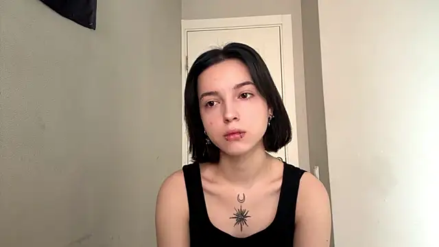 Snapshot of KateMiragee chatting on March 27, 2026, 9:21 am KateMiragee online show from March 27, 2026, 9:21 am