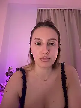 EvaRyen  online show from March 29, 2026, 3:24 pm