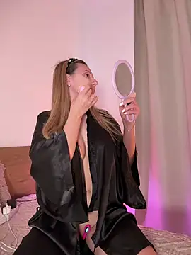 EvaRyen  online show from April 16, 2026, 3:24 pm