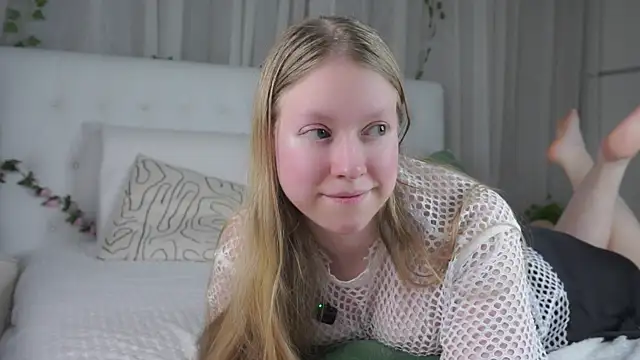 LashandaDevoto online show from April 3, 2026, 12:33 pm