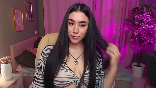 Snapshot of Winonna_Ryder chatting on March 27, 2026, 8:26 am Winonna Ryder online show from March 27, 2026, 8:26 am