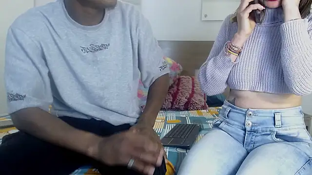 Snapshot of Ebony_N_Blonde chatting on April 10, 2026, 12:06 am Ebony N Blonde online show from April 10, 2026, 12:06 am