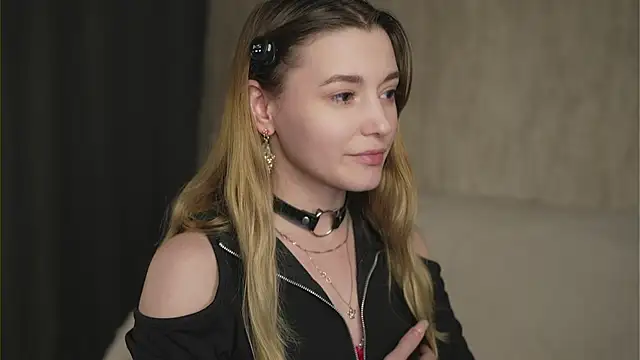 Snapshot of Miss-Angel_ chatting on June 9, 2026, 6:31 pm Miss-Angel online show from June 9, 2026, 6:31 pm