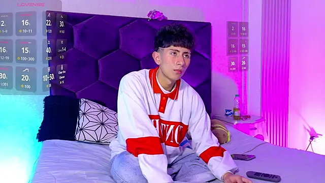 Snapshot of AndyJustgame_ chatting on April 15, 2026, 4:18 am AndyJustgame online show from April 15, 2026, 4:18 am