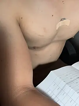 Snapshot of ZhangQing95 chatting on March 16, 2026, 4:32 pm ZhangQing95 online show from March 16, 2026, 4:32 pm