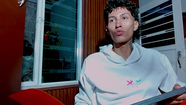 Daniel DLuxxx online show from March 17, 2026, 4:37 am