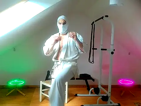 NinjaLaser online show from April 19, 2026, 12:17 pm