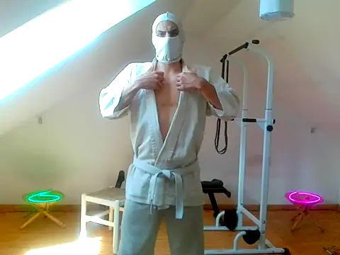NinjaLaser online show from April 26, 2026, 11:18 am