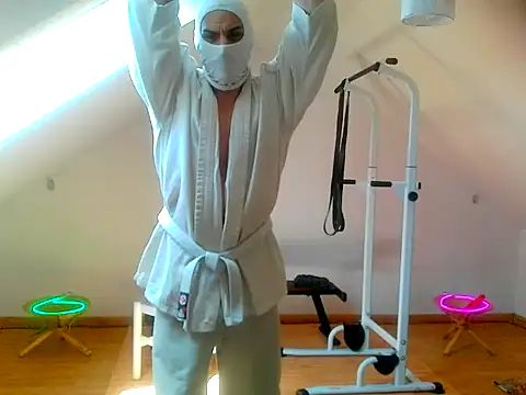NinjaLaser online show from April 20, 2026, 12:30 pm