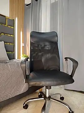 Oliver bigblack cock online show from April 10, 2026, 6:04 pm