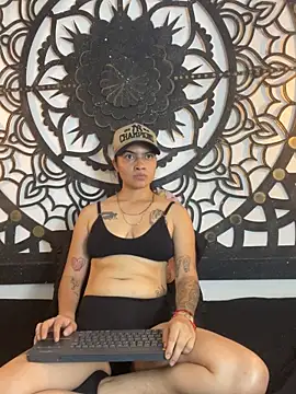 May-ana online show from April 24, 2026, 9:39 pm