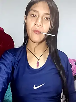 Snapshot of KarolaMendez chatting on July 4, 2026, 11:53 pm KarolaMendez online show from July 4, 2026, 11:53 pm