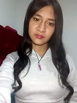 Snapshot of KarolaMendez chatting on May 17, 2026, 3:17 am KarolaMendez online show from May 17, 2026, 3:17 am