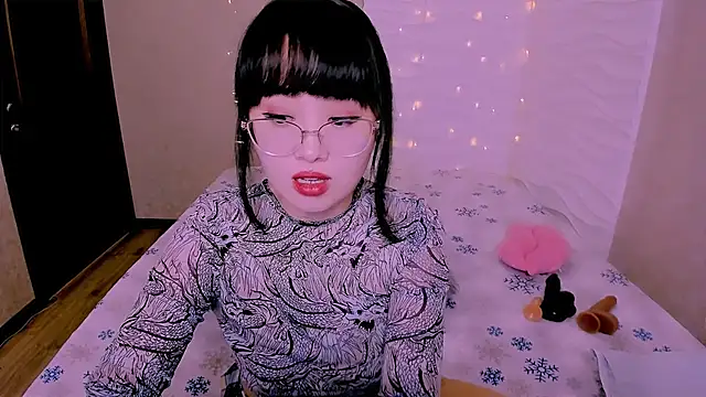 Snapshot of Akiko_Yun chatting on February 3, 2026, 11:37 am Akiko Yun online show from February 3, 2026, 11:37 am