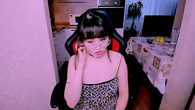 Snapshot of Akiko_Yun chatting on February 14, 2026, 11:32 am Akiko Yun online show from February 14, 2026, 11:32 am