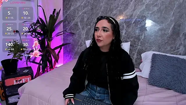 Megan Stein online show from June 19, 2026, 9:53 pm
