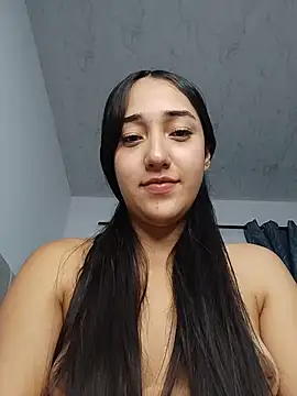 isabellaHill2 online show from April 9, 2026, 4:36 am