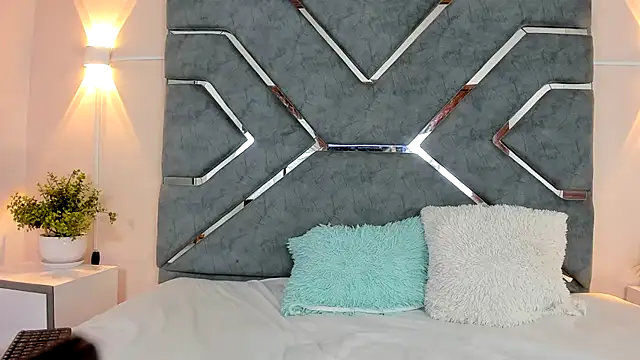 DanielaCruz-1 online show from April 8, 2026, 5:20 am