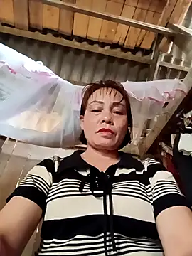 Snapshot of Lyly22x chatting on March 23, 2026, 7:52 am Lyly22x online show from March 23, 2026, 7:52 am