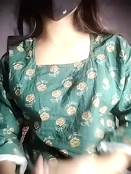 Snapshot of Tasty_Cherry chatting on May 11, 2026, 6:05 pm Tasty Cherry online show from May 11, 2026, 6:05 pm