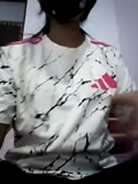 Snapshot of Tasty_Cherry chatting on April 19, 2026, 1:01 pm Tasty Cherry online show from April 19, 2026, 1:01 pm