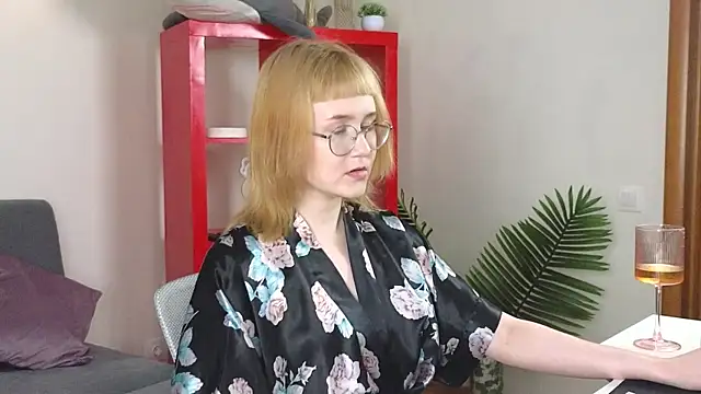 TheaQuill online show from May 1, 2026, 5:18 pm