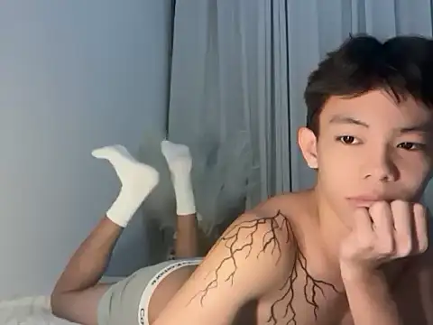hottasianboy online show from June 4, 2026, 9:41 pm