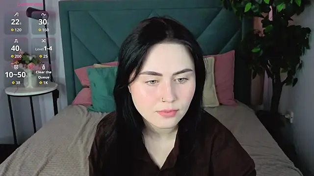 NoraLumi online show from April 14, 2026, 5:23 am