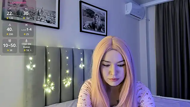 mila sunn online show from March 13, 2026, 4:28 am