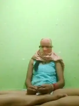 nidhiyadav00 online show from April 12, 2026, 6:44 pm