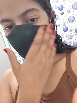 nidhiyadav00 online show from May 13, 2026, 7:54 pm