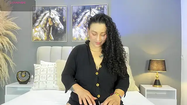 VaniaRouse online show from March 26, 2026, 2:26 pm