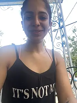 karlatiburcio online show from August 4, 2026, 5:28 pm