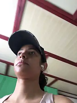 karlatiburcio online show from July 19, 2026, 2:58 pm