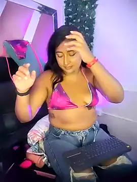 DestiinyBlack online show from May 7, 2026, 1:47 pm