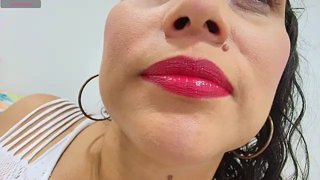 Snapshot of carlaantonellii chatting on April 15, 2026, 3:56 am carlaantonellii online show from April 15, 2026, 3:56 am