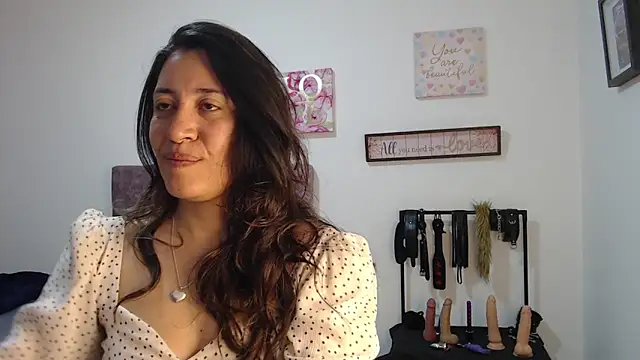 Snapshot of violeta_scott chatting on June 3, 2026, 2:29 pm violeta scott online show from June 3, 2026, 2:29 pm